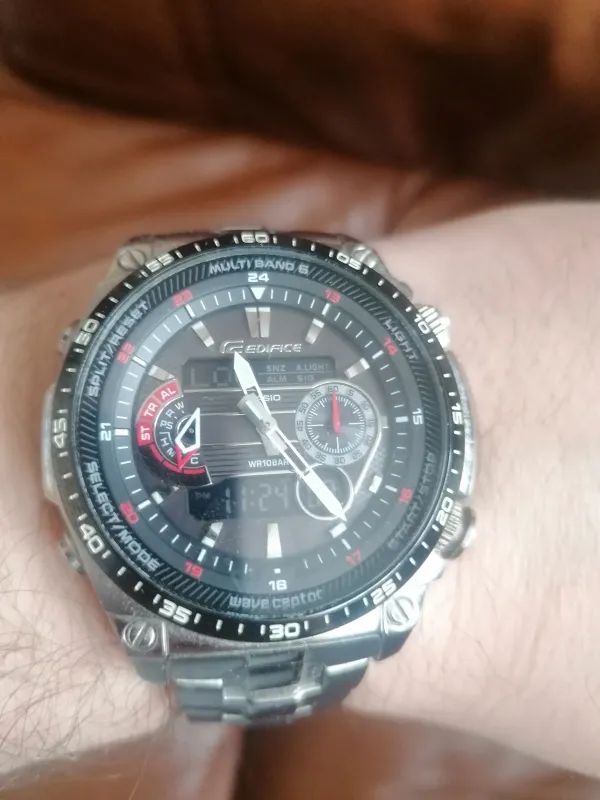Prodajem sat Casio Wave Ceptor Multiband 6