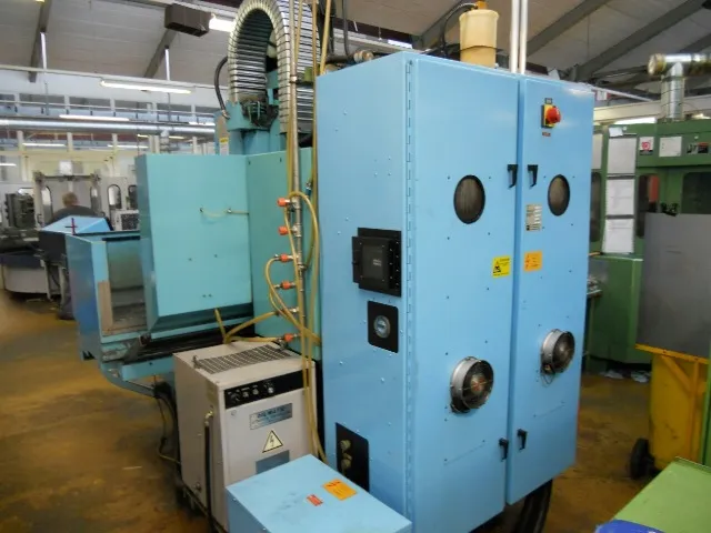 CNC Obradni centar HURCO MC 10