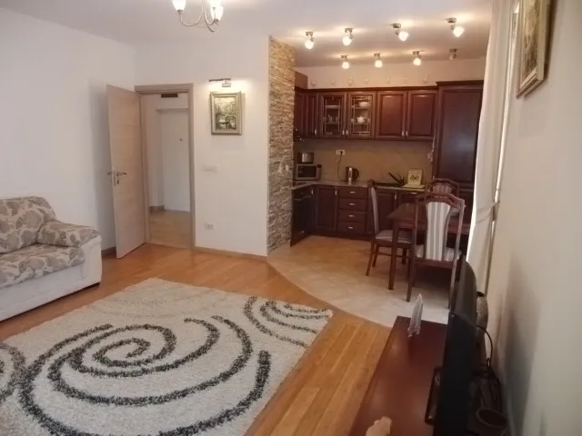 Prodaje se jednosoban stan na prvoj liniji mora u Tivtu