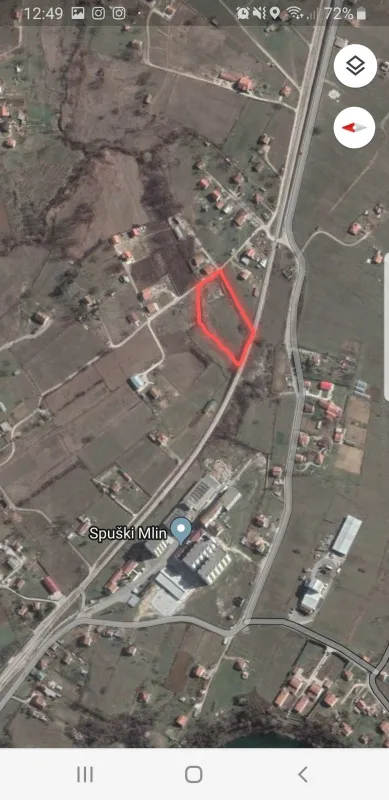 Plac u Spuzu, iza mlina 