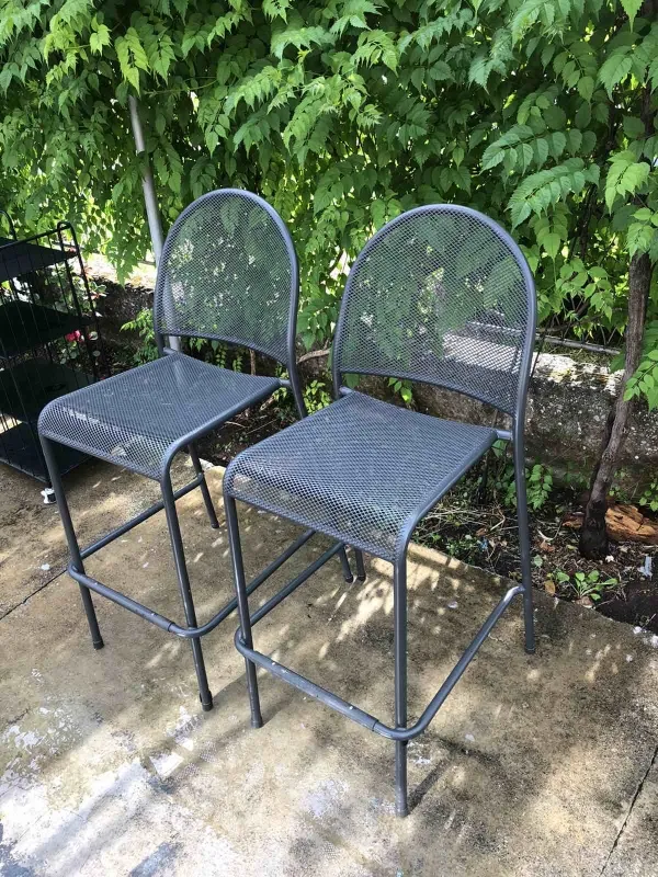 Metalne barske stolice - 2 komada