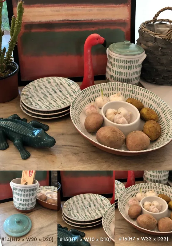 Prodajem ukrase i posudje