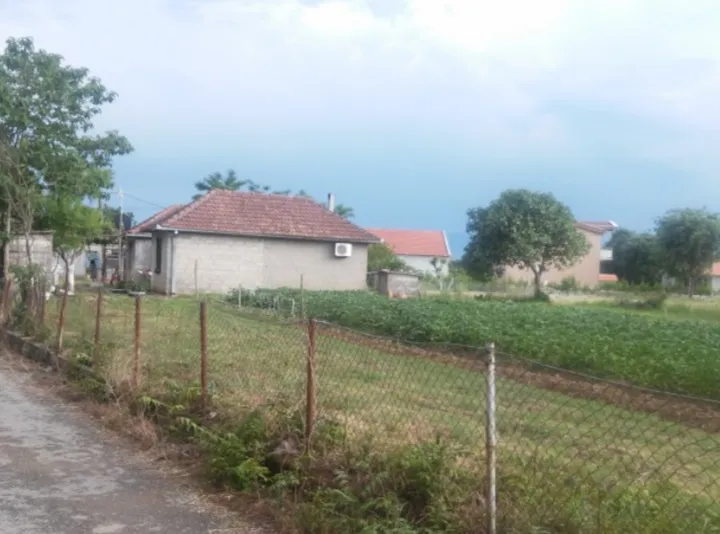 Prodajem kucu 120m2 Podgorica-Golubovci