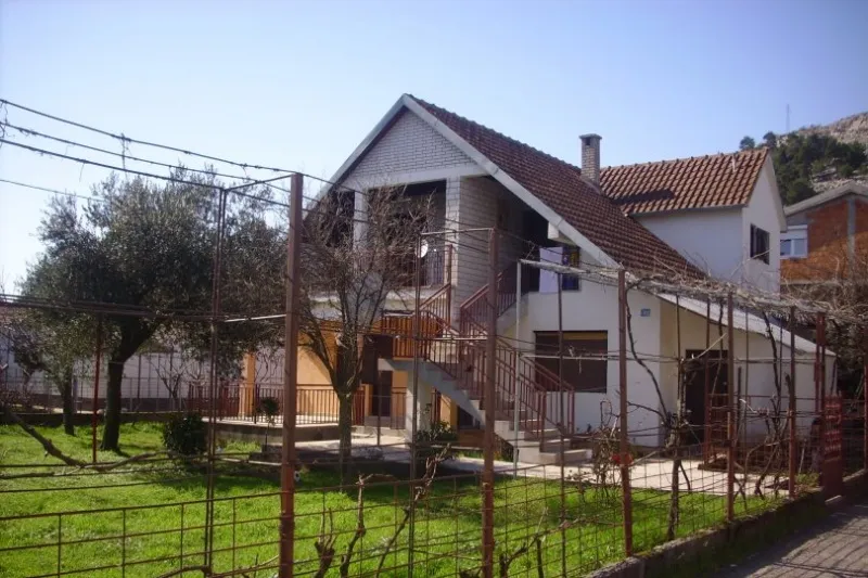 Prodajem kucu/zamena u Zagoricu (city key) Podgorica