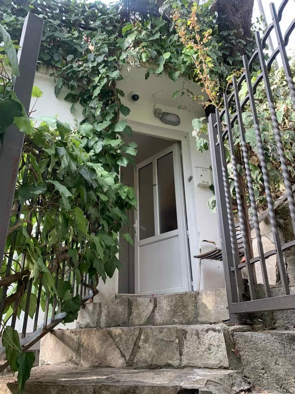Prodaje se stan 77m2-Sveti Stefan