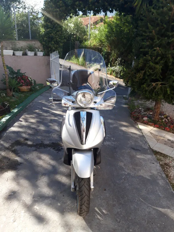 Beverly Tourer 300 ie 2009