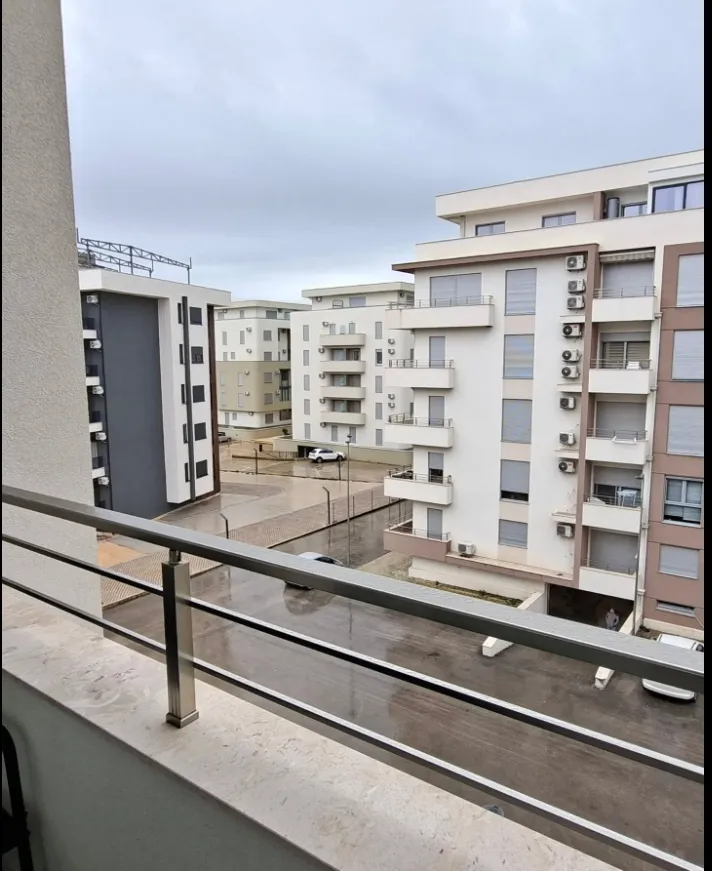 Na prodaju jednosoban stan u Ulcinju