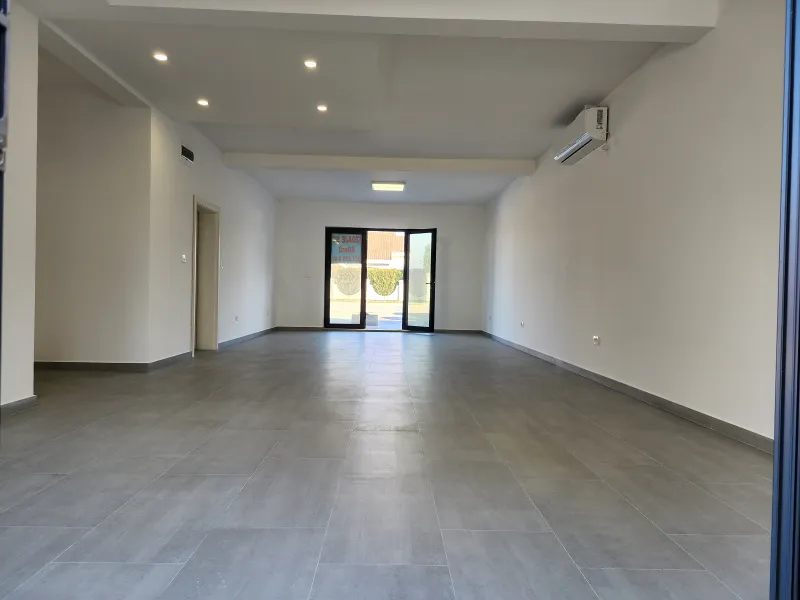 Izdajem 2 poslovna prostora po 60m2 