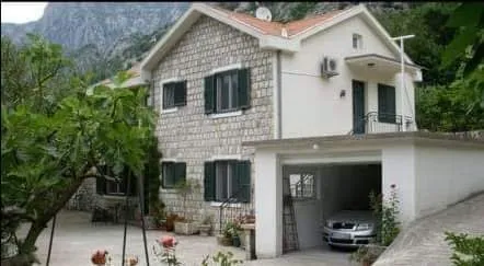 Kuca Kotor-Skaljari,HITNO