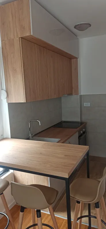 Izdaje se nov, namjesten, jednosoban stan na Zabjelu