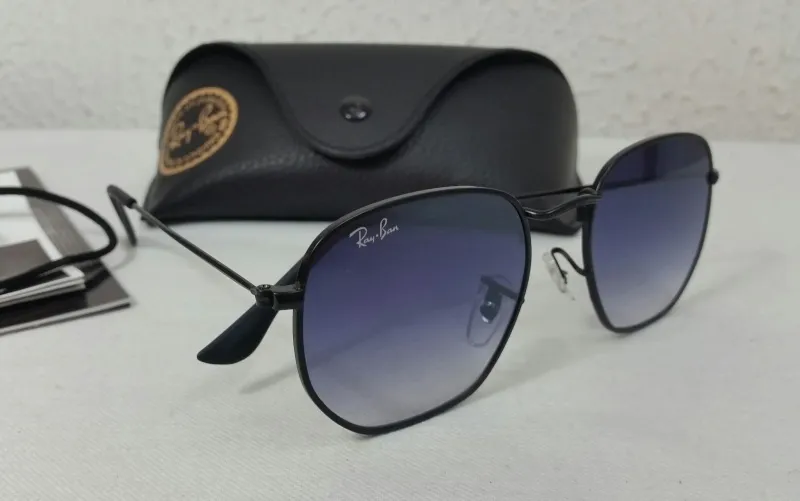 Ray Ban hexagonal u crnoj nijansi