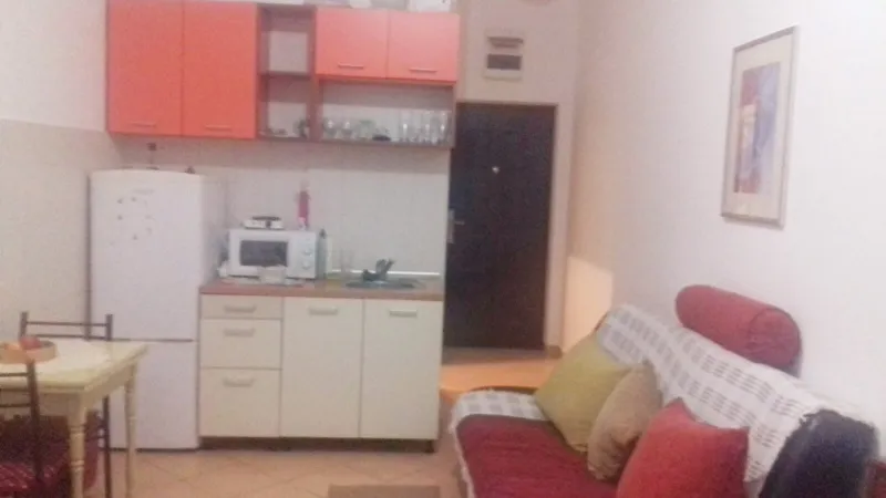 GARSONJERA, zgrada iza DELTE