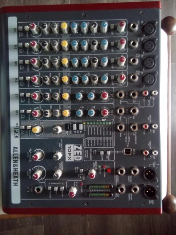 Alen & Heath zed10 fx