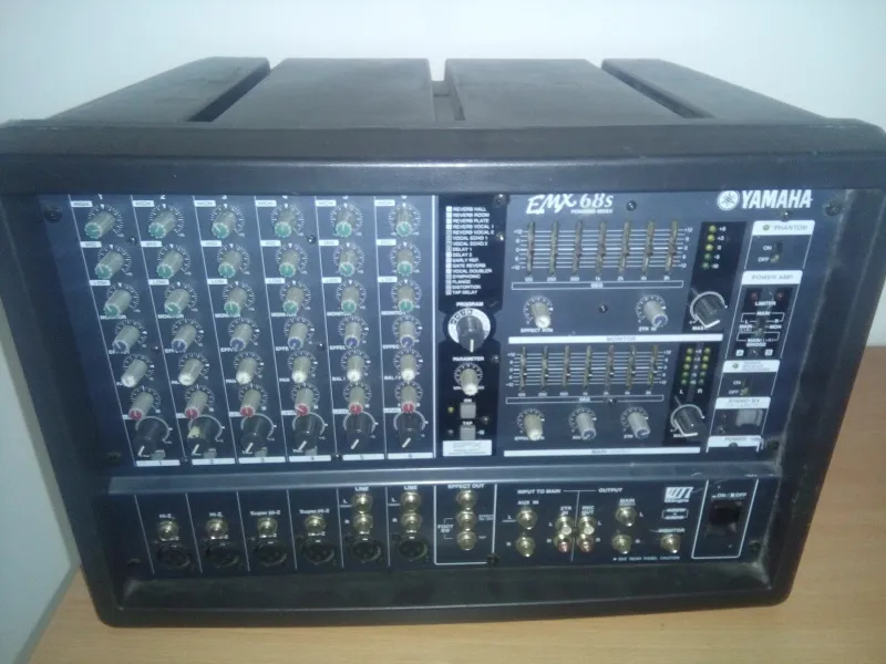 Yamaha emx 68-s