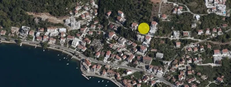 PRODAJEM PLAC
