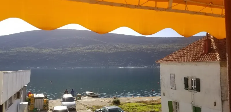 Prodaja stana u Djenovicima