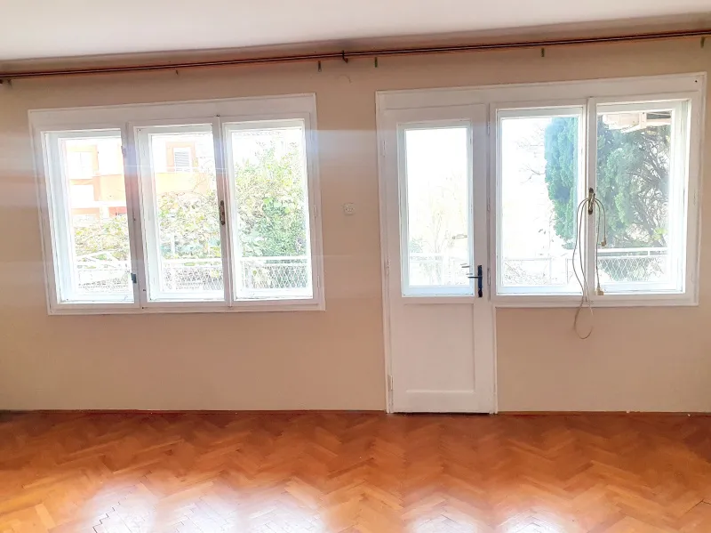 Izdajem stan u kuci 135m2 Momisici