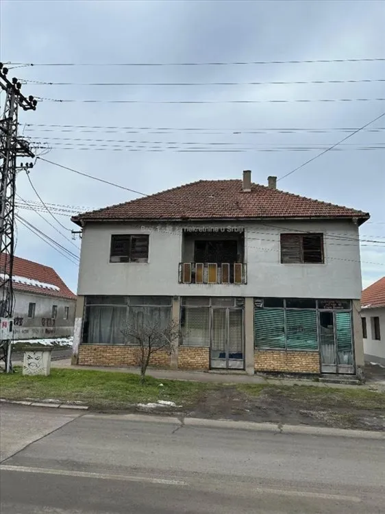 Kuca u samom centru Starih Banovaca