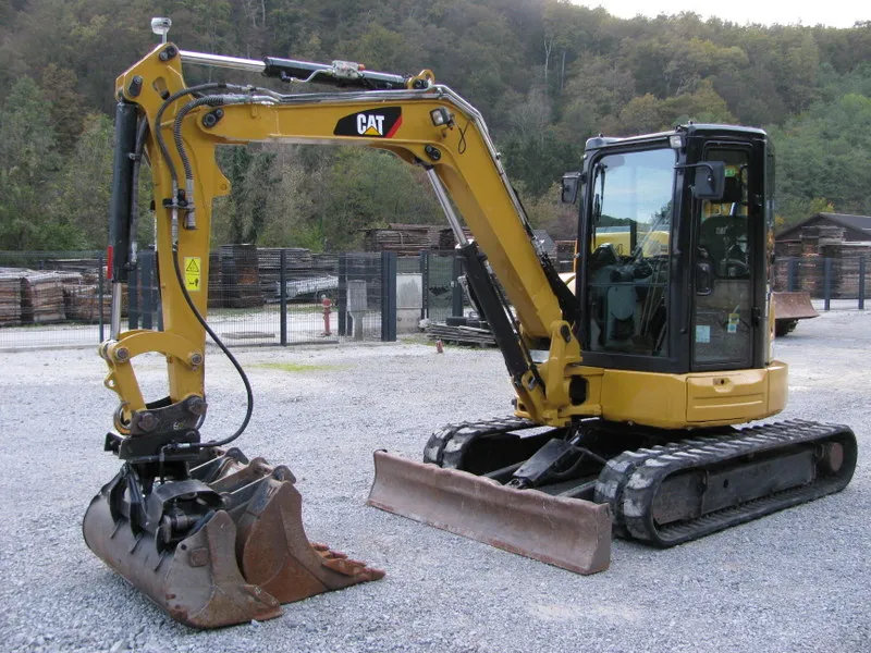 Mini bager Caterpillar 305E2 sa3 kašike 2.644 radmih sati