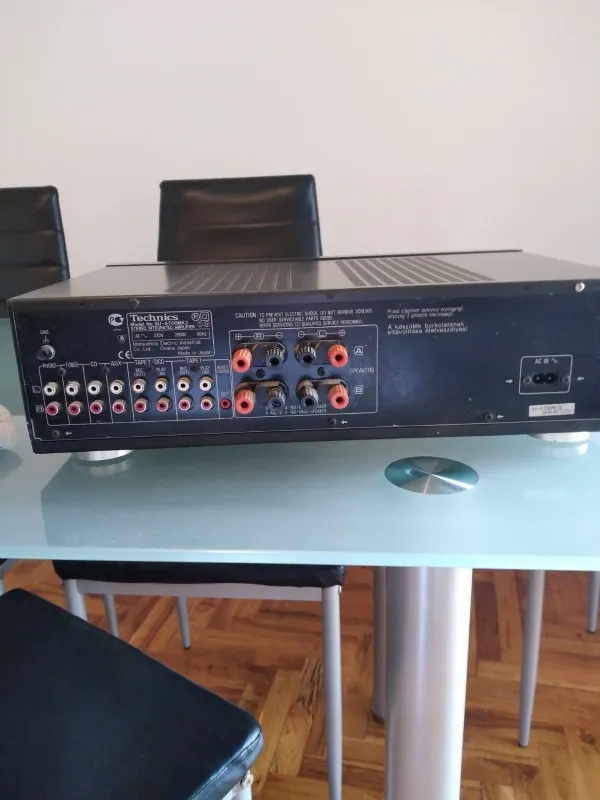 Prodajem pojacalo marke tehniks