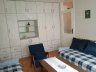 CETINJE. Izdaje se jednosobni stan