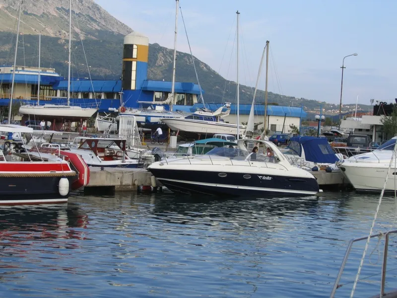 AIRON MARINE gliser jahta