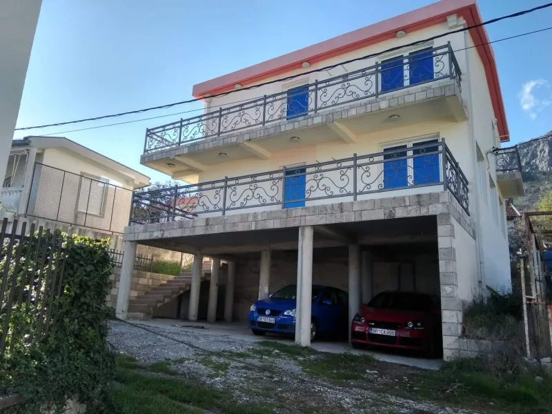 Prodajem kucu 224m2,u Baru,naselje Ilino-Susanj