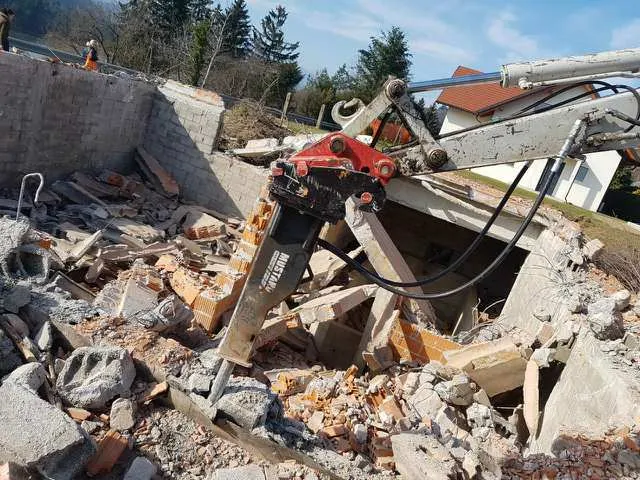 NOVI čekič MUSTANG HAMMER SB260 težina 255kg