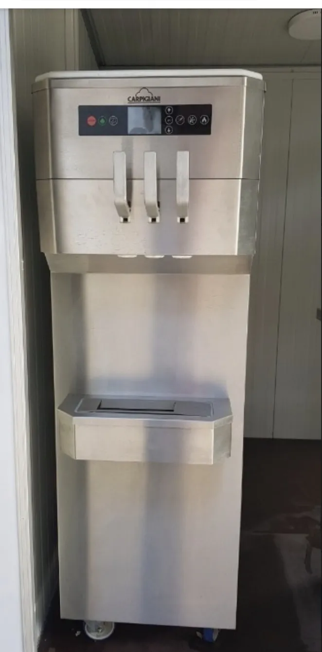 Na prodaju aparat za soft sladoled