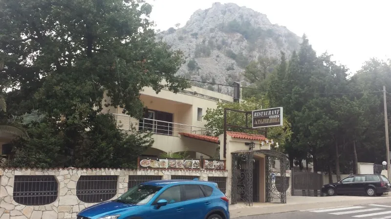 Prodaje se stambeno-poslovni objekat u Sutomoru
