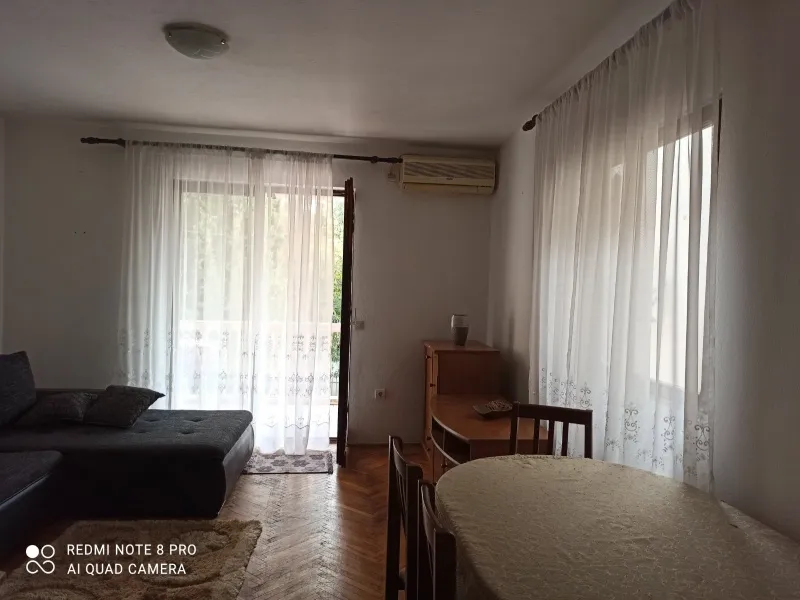 Trosoban stan Budva 200 EUR