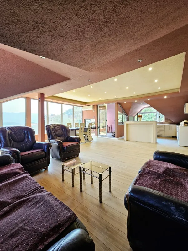Trosoban stan 140m2 - Budva - Bijeli Do