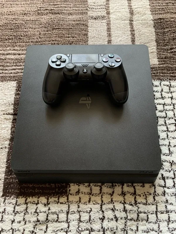 Playstation 4 slim + dzojstik