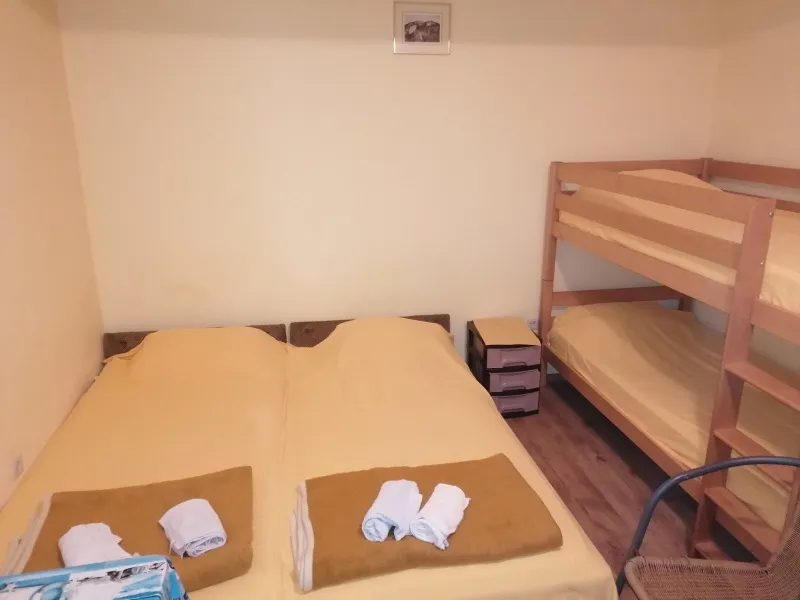 Izdajem studio apartman u Đenovićima