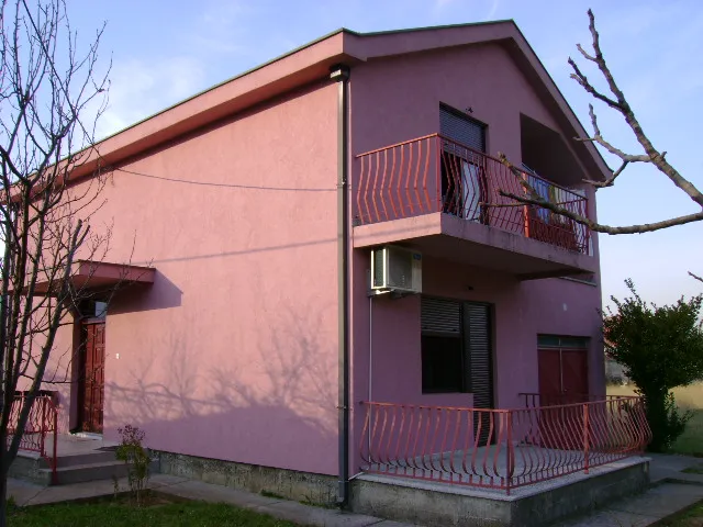 Izdajem stan u Podgorici