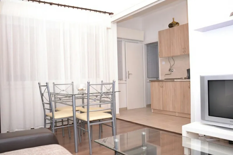   Prodajem Stan-Apartman, Tivat
