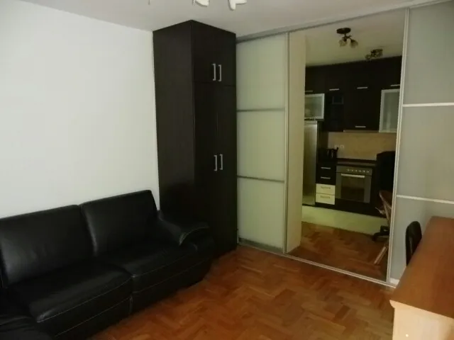 Prodaje se jednosoban stan u Budvi (naselje Rozino)