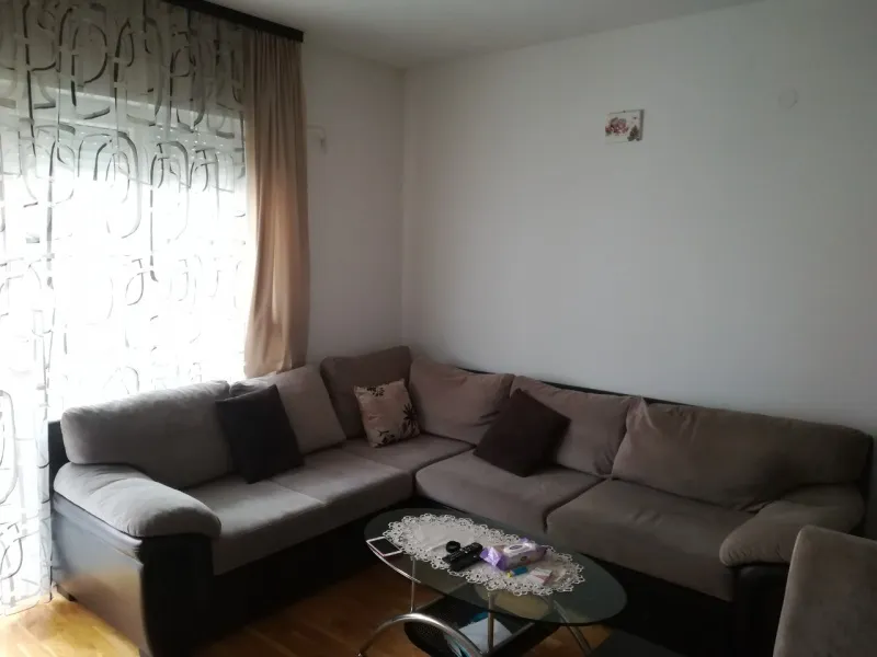 izdajem stan