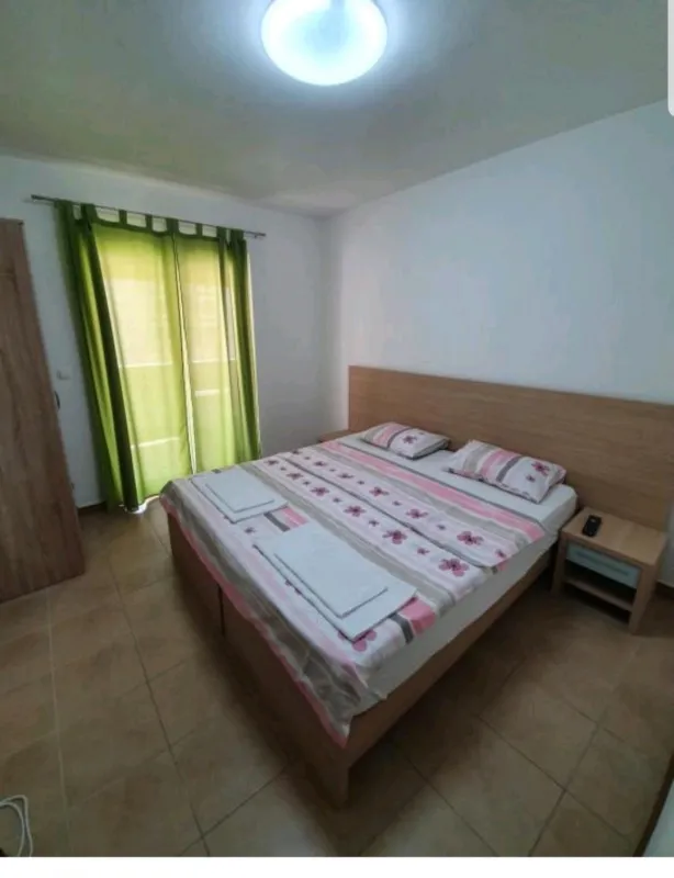 IZDAJEM DVOSOBAN STAN U BEČIĆIMA