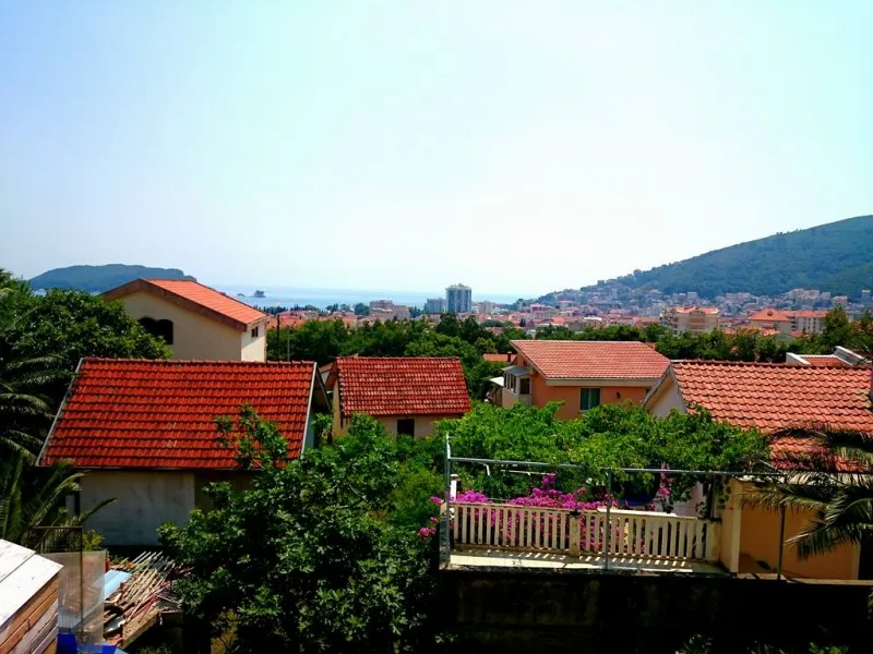 Zemljiste u Lazima, Budva