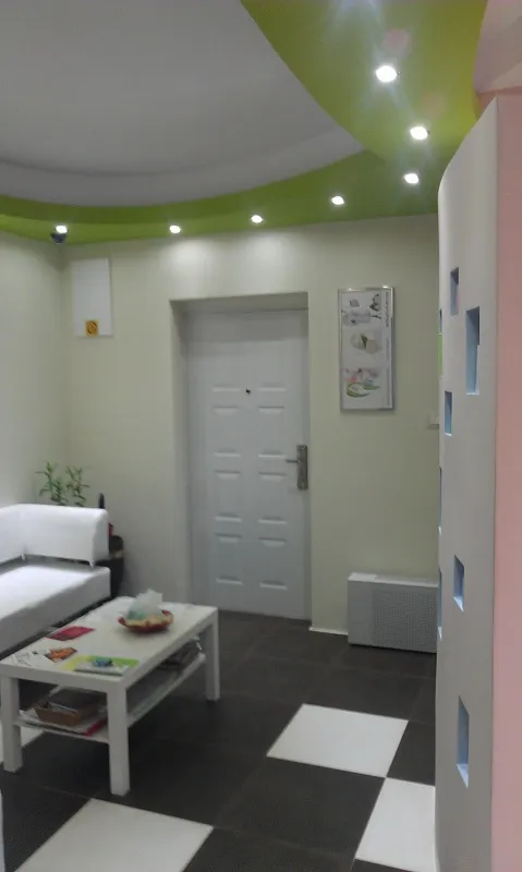Prodajem poslovni prostor opremljen kao kozmeticki salon sa svom opremom