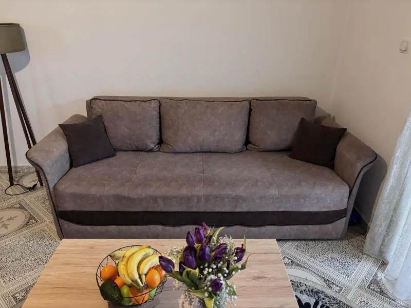 Prodajem trosjed i dvosjed