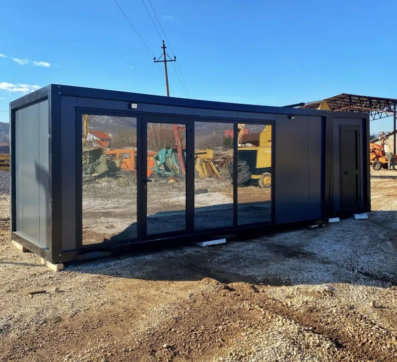 PRODAJEM KONTEJNER 15m2 + TOALET