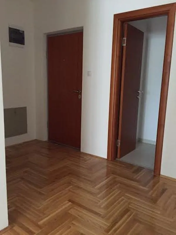 Na prodaju stan - Pozarevac   