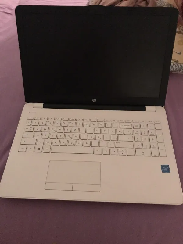 HP lap top - bijeli - odlicno stanje