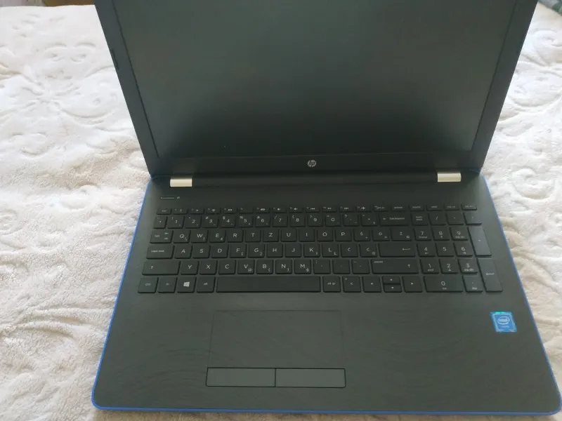 Prodajem laptop