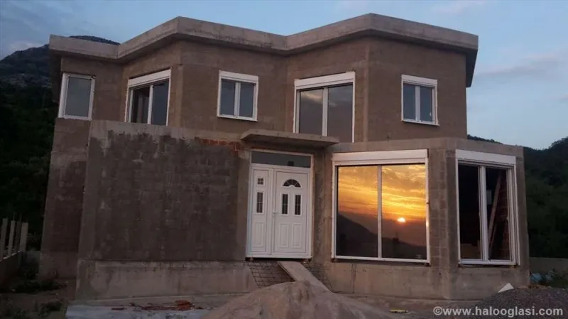 Prodajem kucu Crna Gora-Bar-Ratac ili kompenzacija