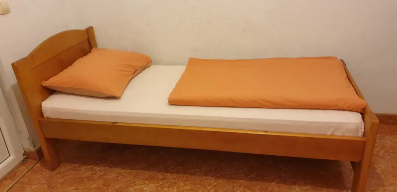 Kreveti samci 190×80. Puno drvo