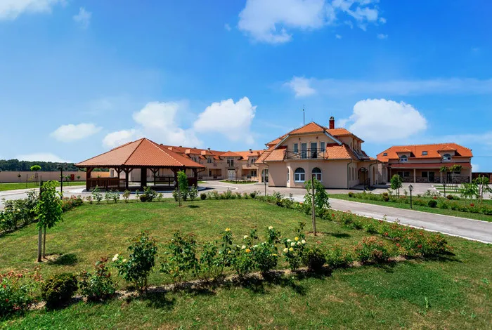 Prodaja doma za stare Beograd-Surcin-Progar