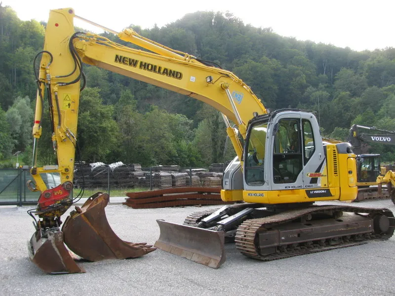 Bager gusjeničar New Holland E225B SR TOP stanje